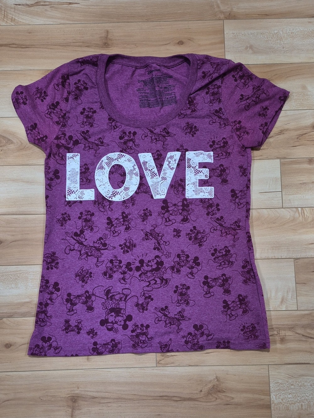 Disney Mickey/Minnie Mouse Women's Size Large "Love" Short Sleeve Shirt